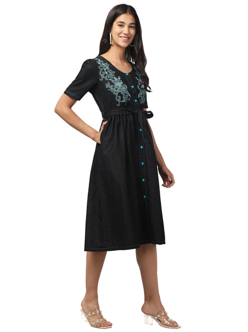 BLACK DRESS WITH BELT TEAL EMBROIDERY